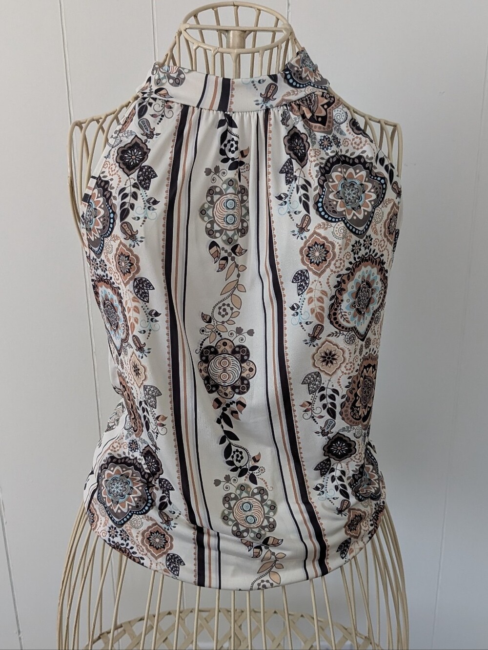 blue sand Cream Floral Halter Tank Top with Navy and Taupe Accents Size Small
